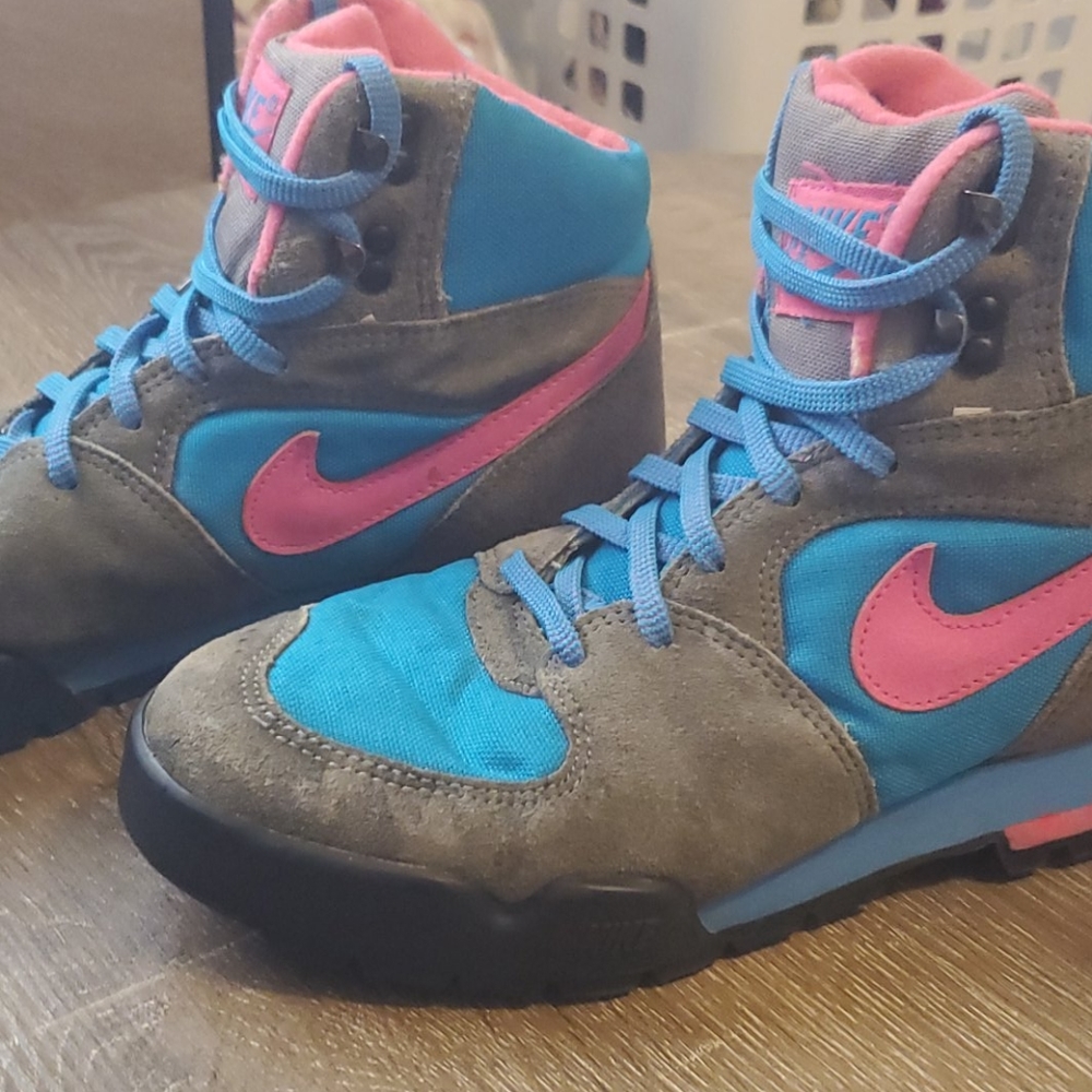 NIKE vintage 90's hikers